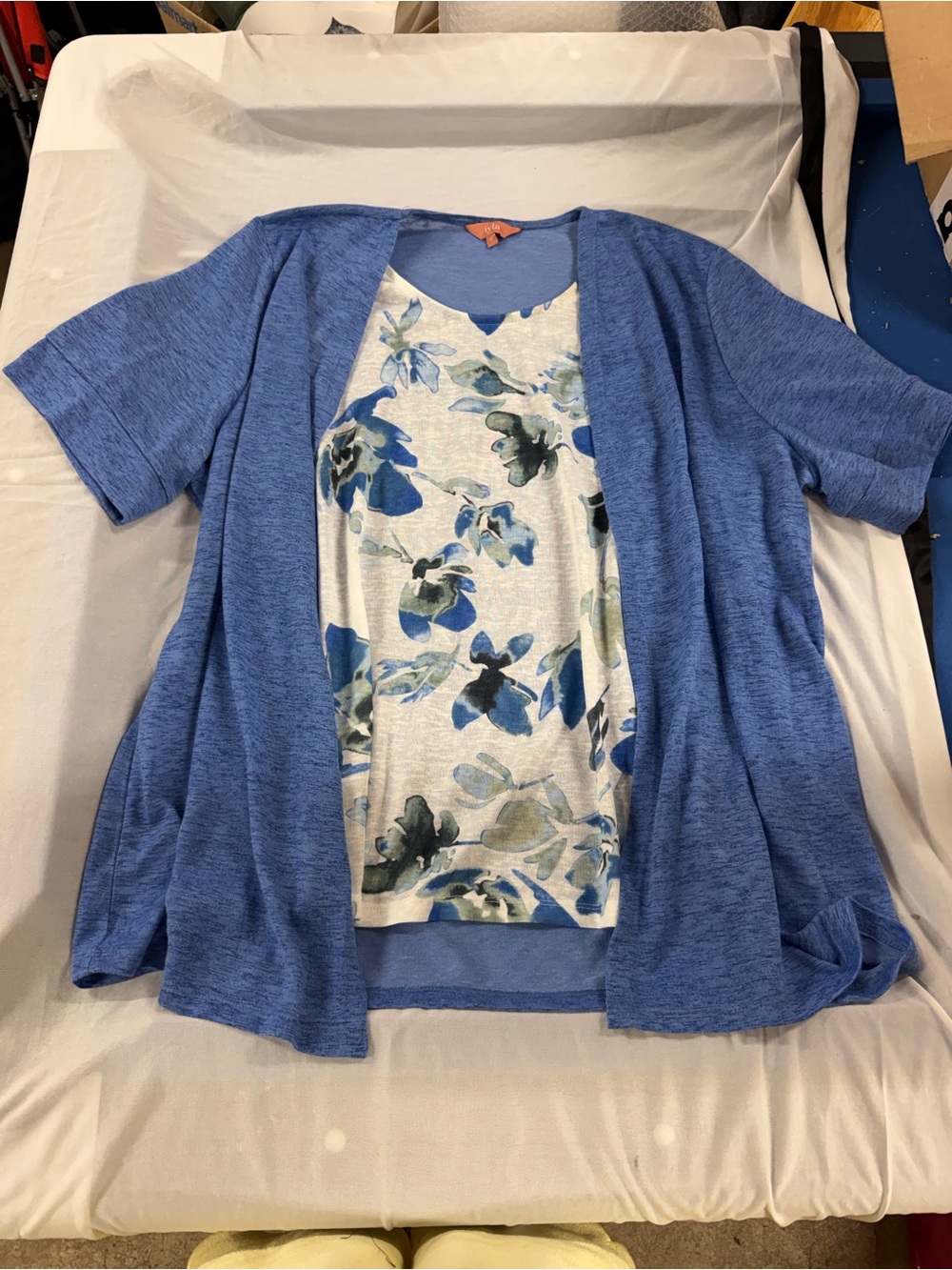 iyla blue cardigan shirt (built in)